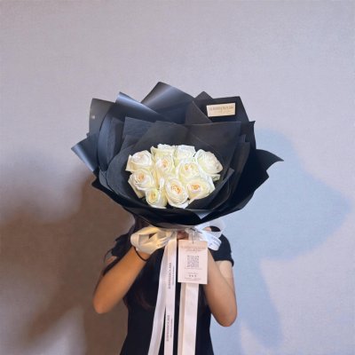 10 Stems White English Roses Bouquet